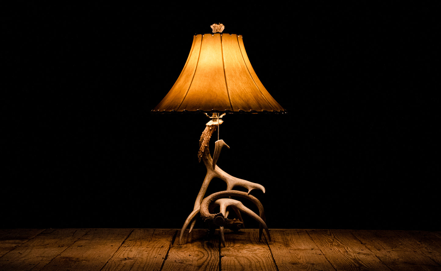Medium Whitetail 3-4 Antler Table Lamp