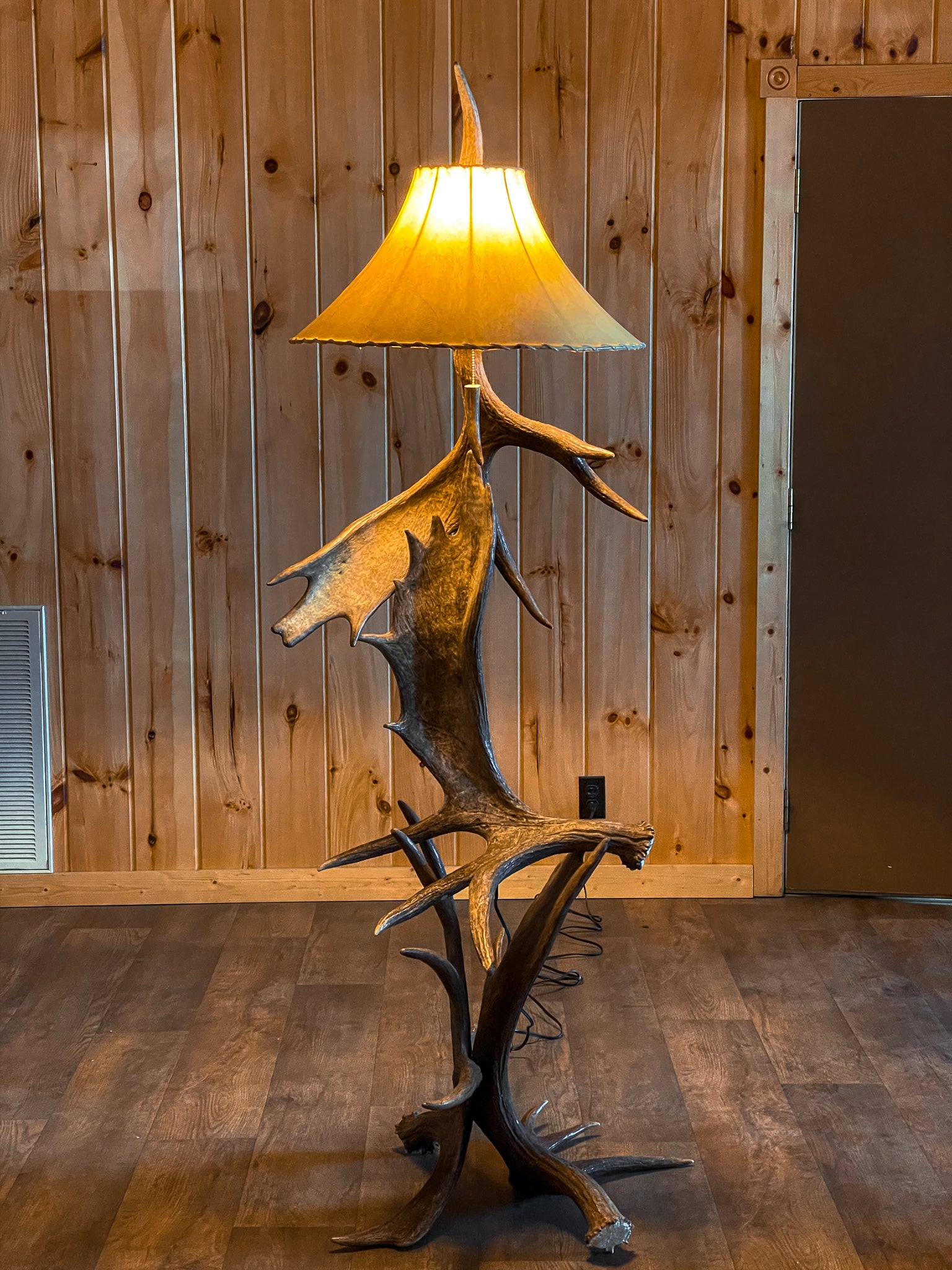 White Tail Antler Globe Chandelier  Rustic Adirondack Lighting – Dartbrook  Rustic Goods